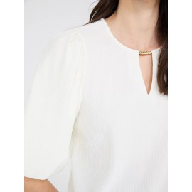Textured Top With Front Keyhole